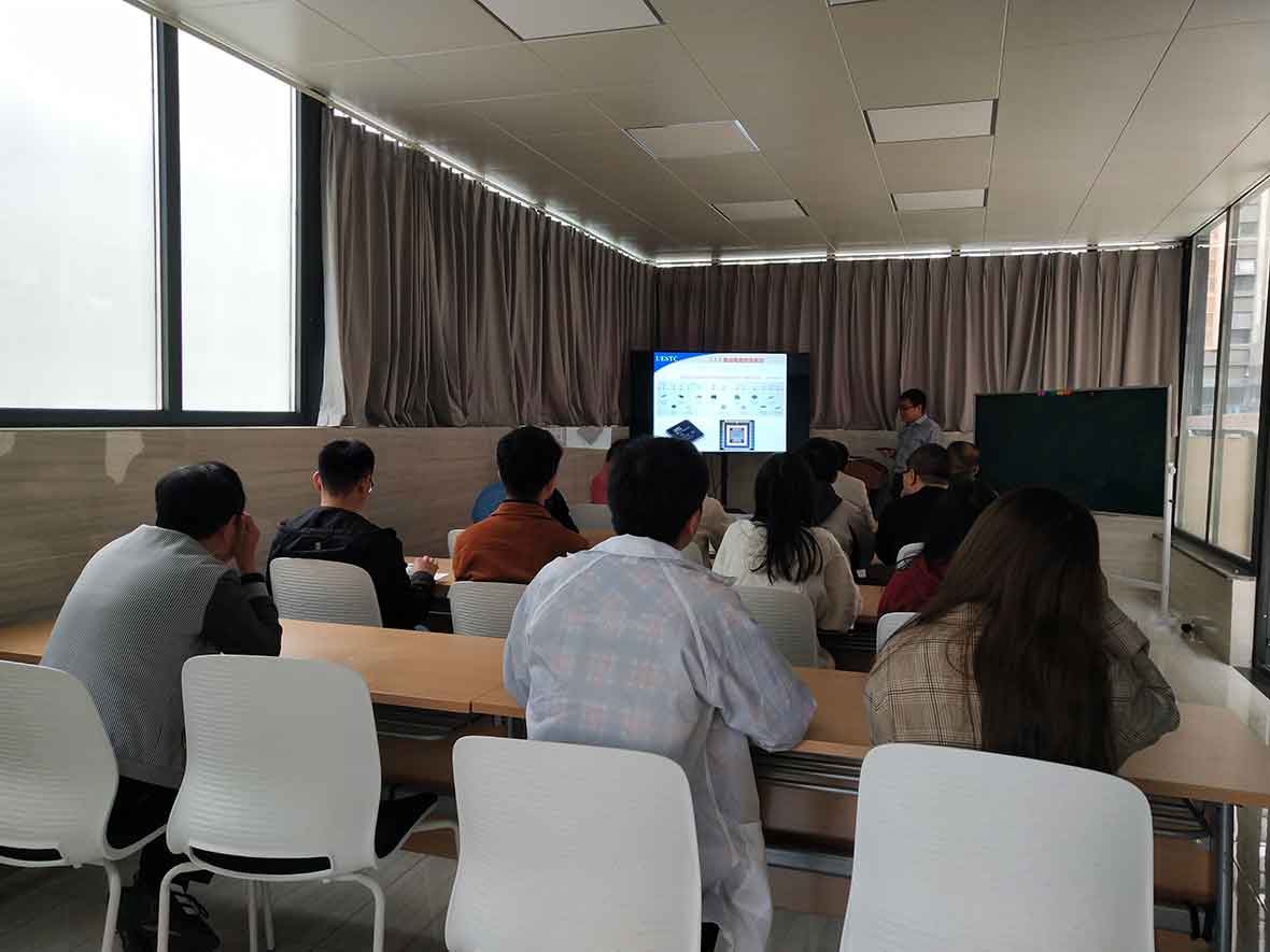 2021年4月1日，戴志坚总经理对全体员工进行集成电路测试培训